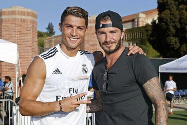 Beckham e telefonon Ronaldon, e kërkon te skuadra e tij