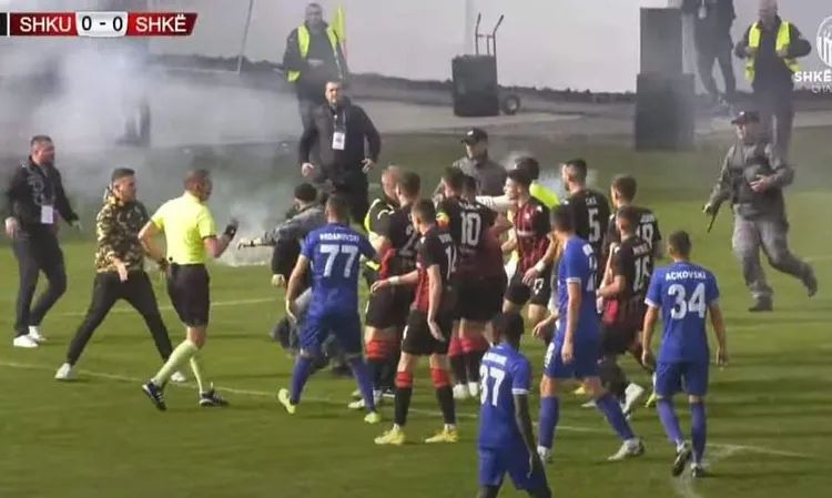 Kupa, derbi ndërpritet, Struga kualifikohet në gjysmëfinale 