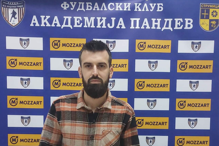 Burhan Mustafa largohet nga Akademia Pandevi