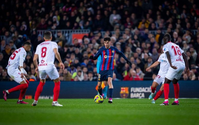 Barcelona vazhdon të shkëlqej, e “blindon” kreun