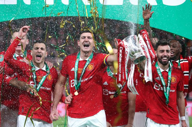Manchester United, kërkon të punësojë një pastrues…por me diplomë pasuniversitare!