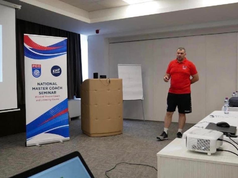 Maestro Basri Latifi pajiset me liçencën “Master Coach” për hendboll 