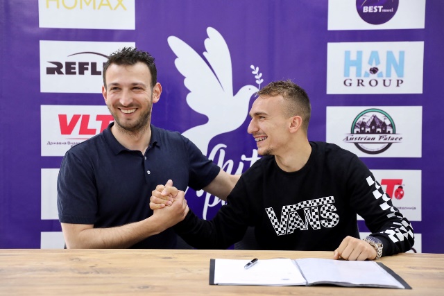 Vosha: Zemra më tha të veshë fanellën e Shkupit