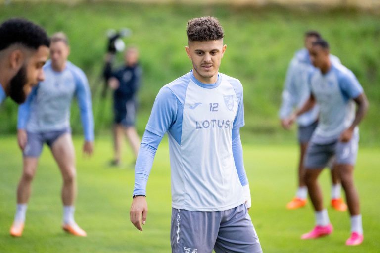 Milot Rashica nuk duket aspak i lumtur me rikthimin në Norwich City