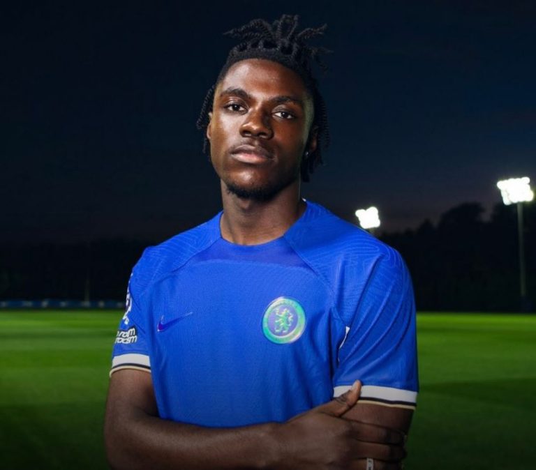 Chelsea zyrtarizon blerjen e radhës, afro 70 milionë euro për 19 vjeçarin belg