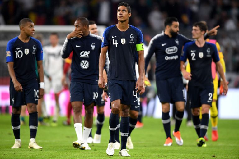 Dëshiron ta “heqë qafe”, United ofron Varane te Barcelona