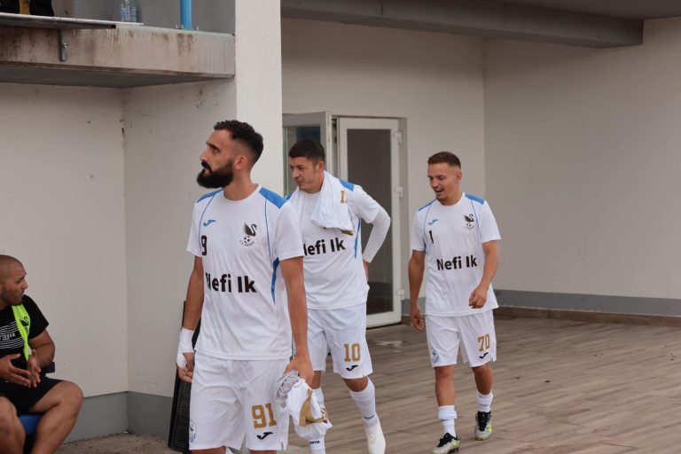 Shkupi pret Sileksin në Çair, Shkëndija ndaj Tikveshit, Voska përballet me Vardarin