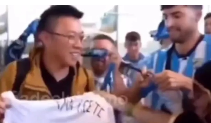 Malaga, ende pa asnjë blerje, tifozët plotësojnë skuadrën me një turist (VIDEO)