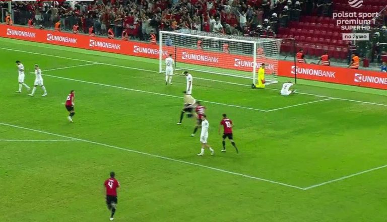 (VIDEO) “Çmenduriiii” në Air Albania, Daku aktivizohet dhe dyfishon epërsinë!