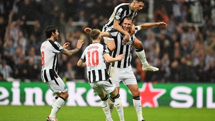 Newcastle fiton “Derbin e Sheikëve”, shkel PSG-në