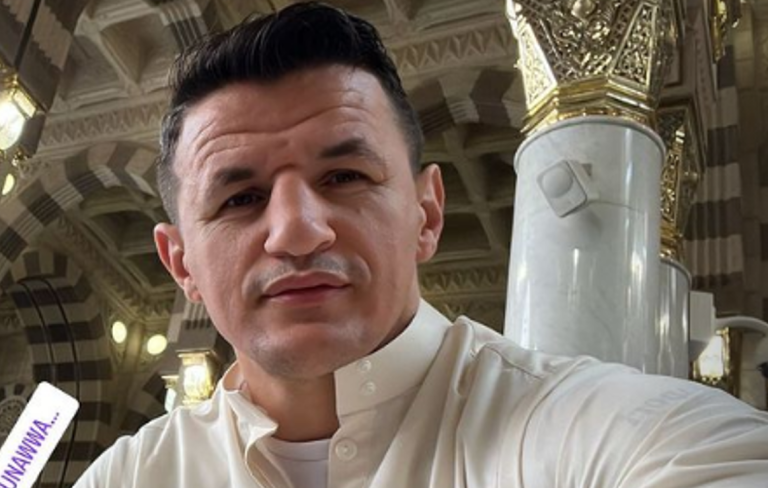 Haxhi Krasniqi shkon në Mekë dhe Medinë