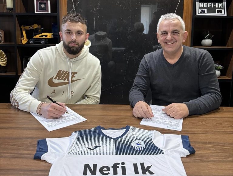 Voska angzhon një qendërmbrojtës