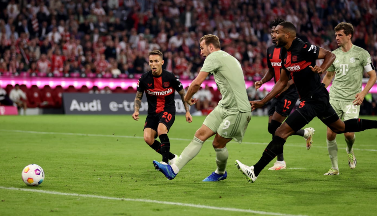 Tifozët e Arsenalit ngacmojnë Harry Kanen, këndojnë emrin e Granit Xhakës: Ai është në vendin e parë!