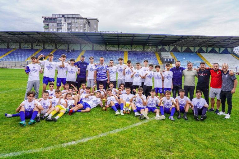 Sedat Berisha vitin e parë si trajner e mbyll si kampion me Shkupin U15 