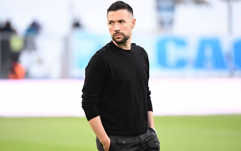 Ajaxi gjen trajnerin e ri, zyrtarizon italianin që spikati në Francë