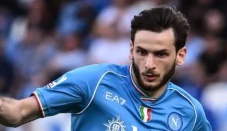 PSG ofron 100 milionë për Kvaratskhelian