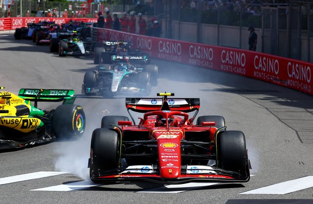Ferrari dhuron ”show” në Monaco, Leclerc triumfon në vendlindje dhe i afrohet Verstappenit në renditje