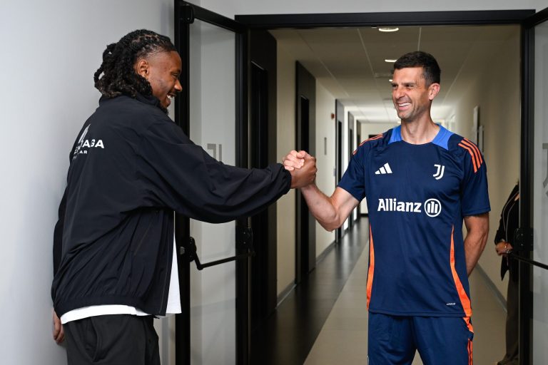 Juventus e bën zyrtare, prezanton goditjen e tretë të merkatos