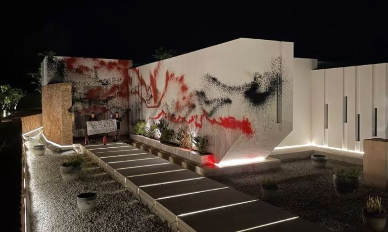 Rezidenca e Messit thyhet dhe vandalizohet