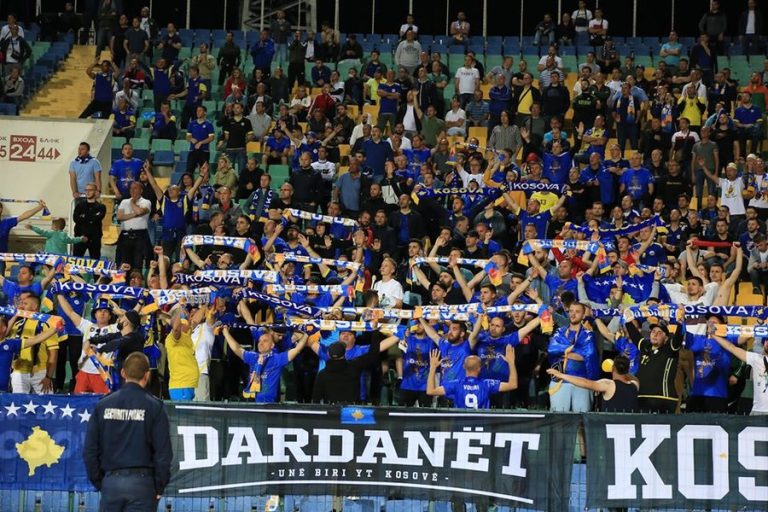 Debakli nga Rumania, “reagojnë” “Dardanët”: Nuk meritoni të vishni këtë fanellë 