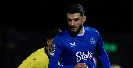 Më në fund, Broja regjistron paraqitjen e parë me Evertonin