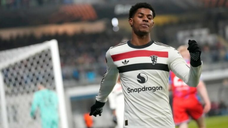 Markus Rashford thyen heshtjen, reagon përmes rrjeteve sociale