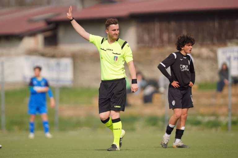 Gjyqtari shqiptar që po rritet me hapa të mëdhenj në Itali: Synimi im është Serie A