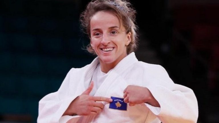 Distria Krasniqi ia fiton Kosovës medaljen e bronztë në Grand Slamin e Parisit