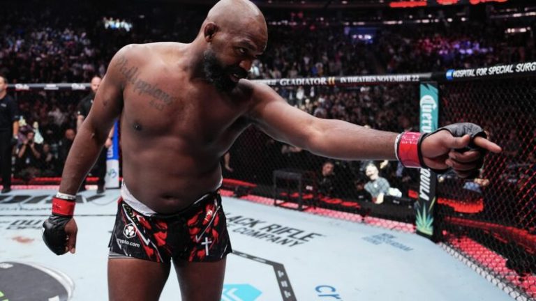 Luftëtari më i mirë në histori të MMA-së, Jon Jones i ka dhënë fund karrierës së tij