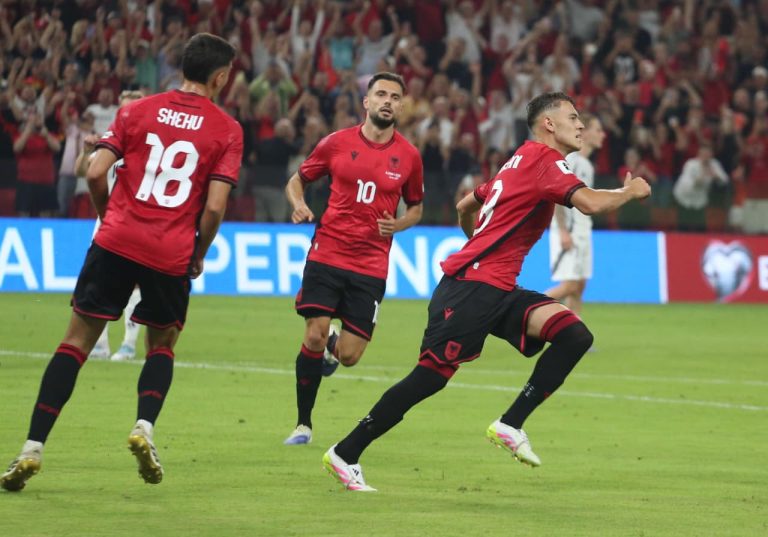 “Kuqezinjtë” arrijnë në Andorrë, të gatshëm për ndeshjen e rëndësishme!