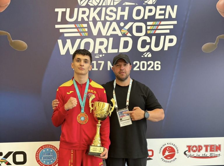 Türker Ismail nga Shkupi shpallet kampion bote në WAKO Kickboks në Turqi!
