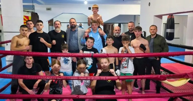 Vizitë nga mërgimtarët në Uskana, vijojnë përgatitjet për Botërorin e Kickbox-it në Madrid
